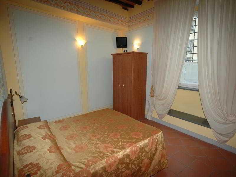 Dimora Dei Guelfi Luxury Rooms Lucca Exteriör bild