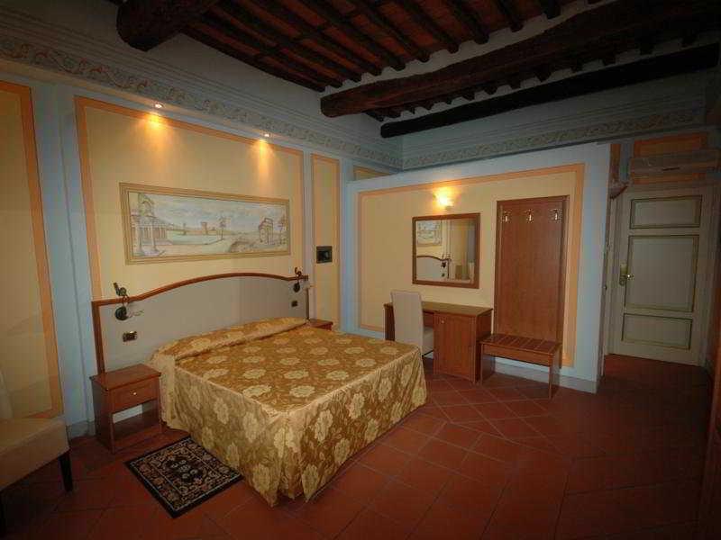 Dimora Dei Guelfi Luxury Rooms Lucca Exteriör bild