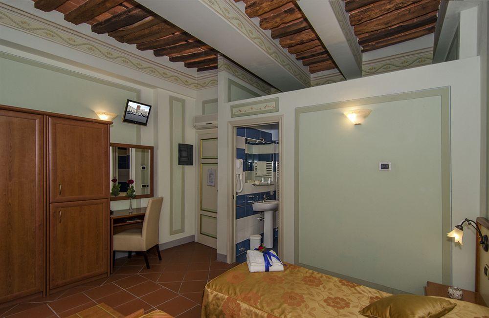 Dimora Dei Guelfi Luxury Rooms Lucca Exteriör bild