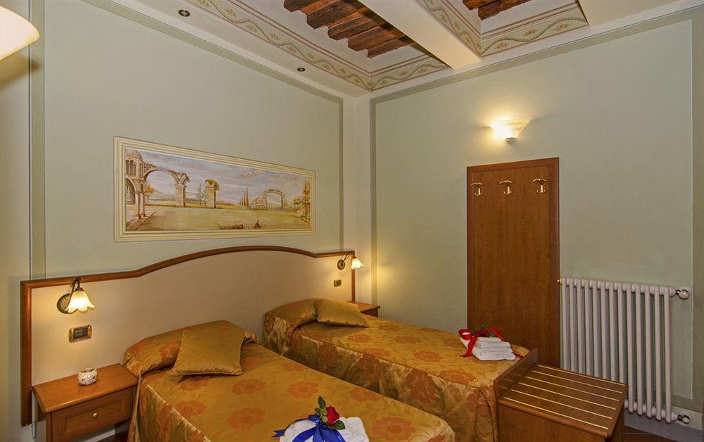 Dimora Dei Guelfi Luxury Rooms Lucca Exteriör bild