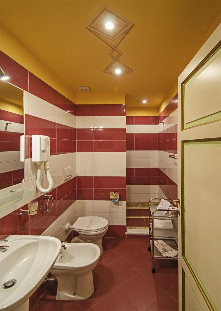 Dimora Dei Guelfi Luxury Rooms Lucca Exteriör bild