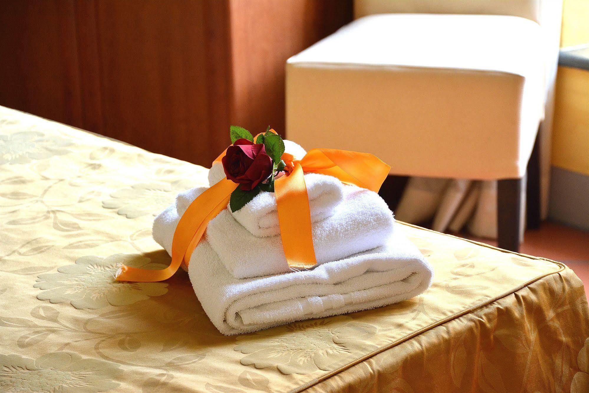 Dimora Dei Guelfi Luxury Rooms Lucca Exteriör bild