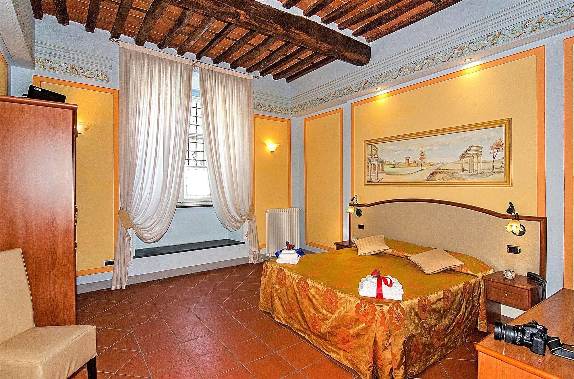 Dimora Dei Guelfi Luxury Rooms Lucca Exteriör bild