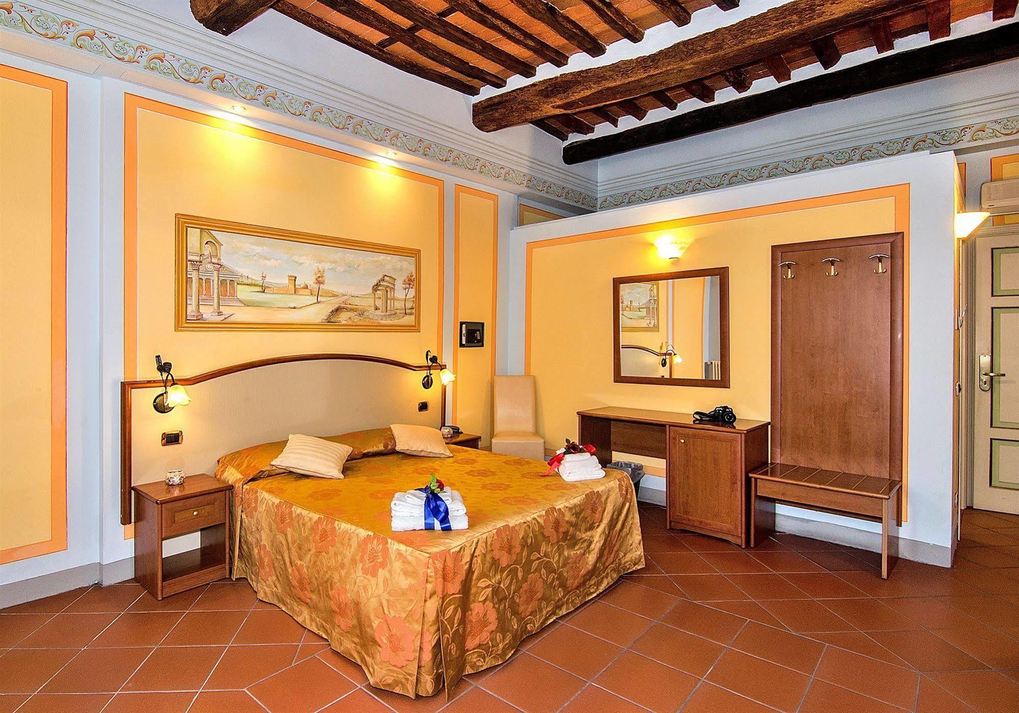 Dimora Dei Guelfi Luxury Rooms Lucca Exteriör bild