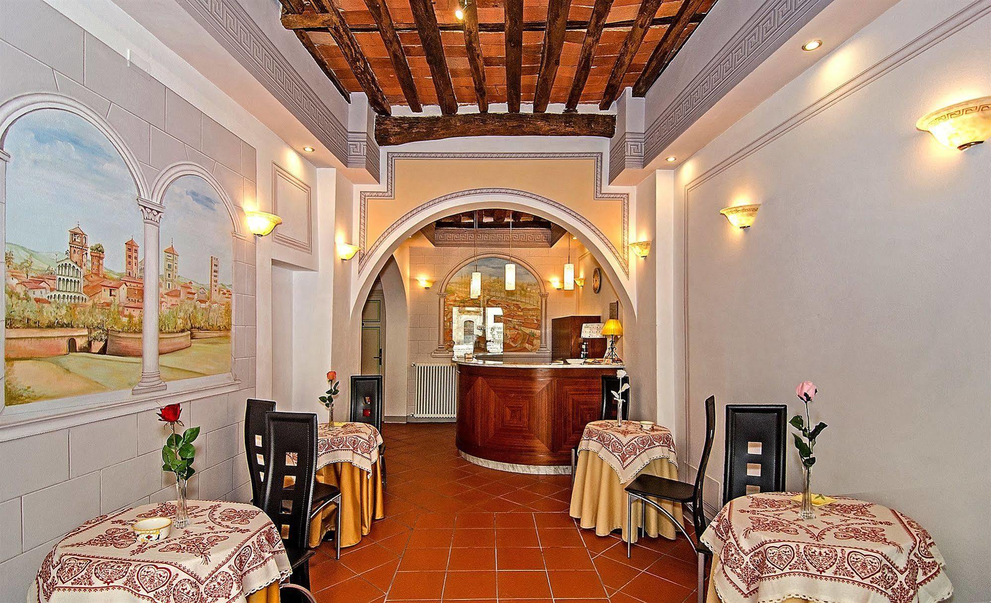 Dimora Dei Guelfi Luxury Rooms Lucca Exteriör bild