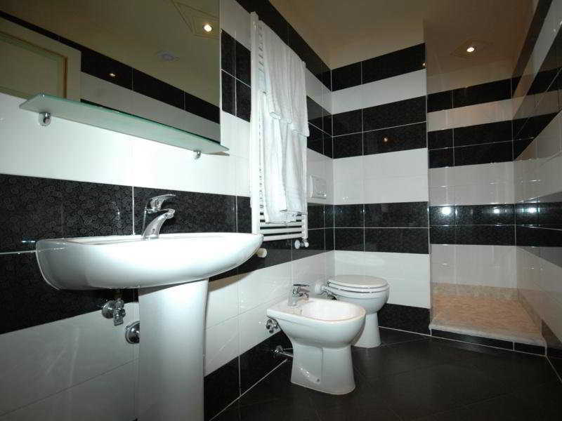 Dimora Dei Guelfi Luxury Rooms Lucca Exteriör bild