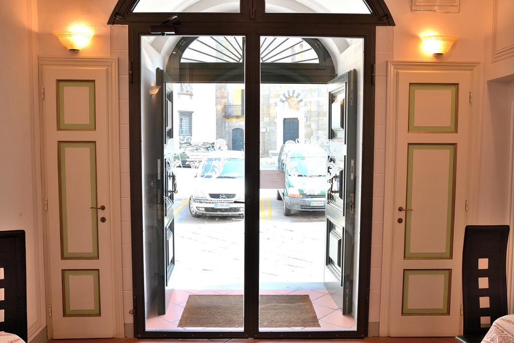 Dimora Dei Guelfi Luxury Rooms Lucca Exteriör bild