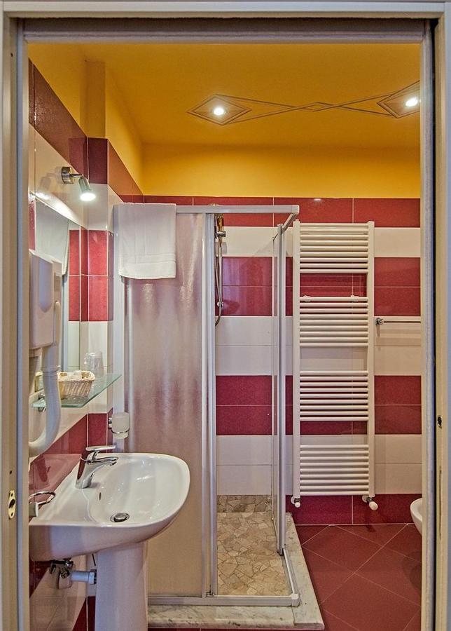 Dimora Dei Guelfi Luxury Rooms Lucca Exteriör bild
